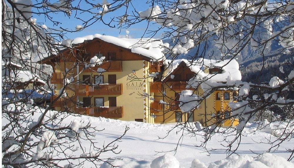 Gaia Residence Hotel Mezzana  Exteriér fotografie