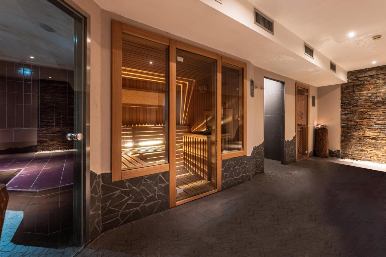 Gaia Residence Hotel Mezzana  Exteriér fotografie
